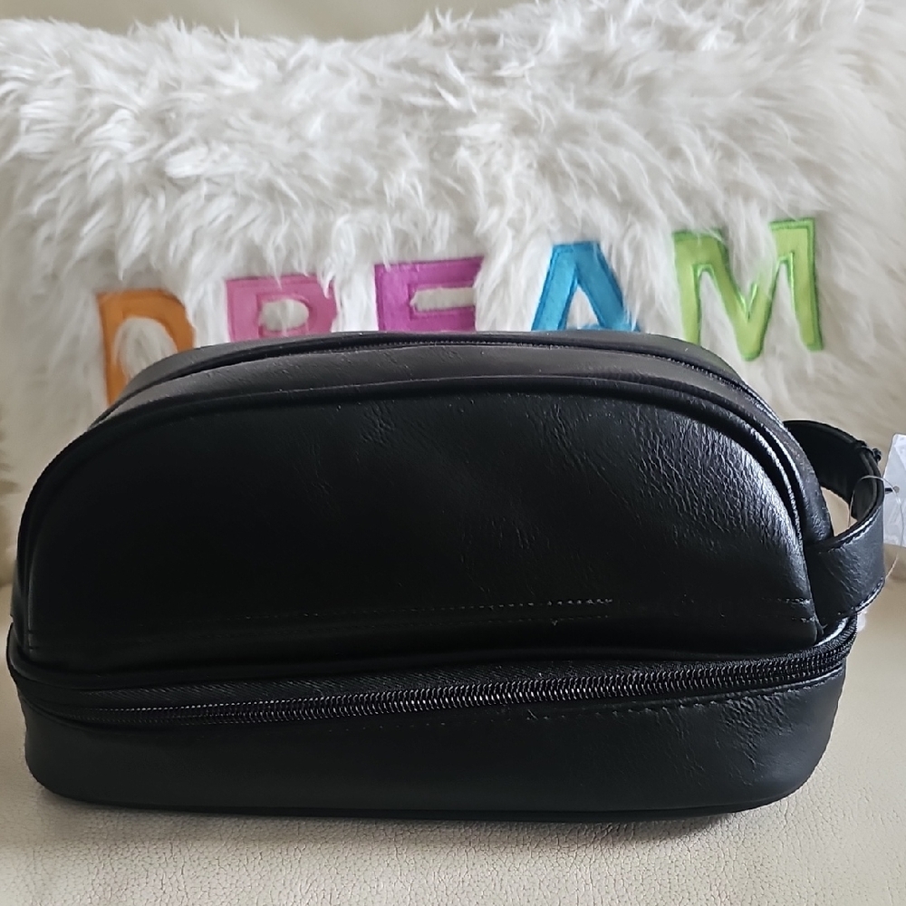 Reaction Kenneth Cole Black Leather Men's Toiletry Bag NWT